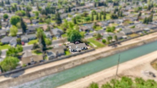 12343 Quicksilver St, Waterford, CA 95386