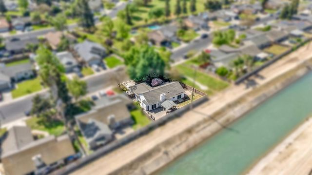 12343 Quicksilver St, Waterford, CA 95386