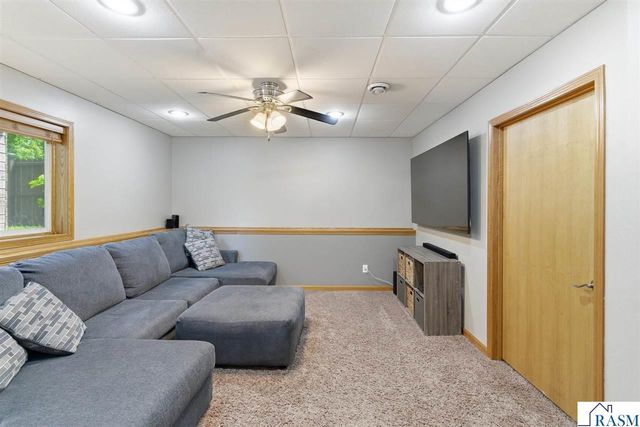 2208 Fairbanks Drive, North Mankato, MN 56003