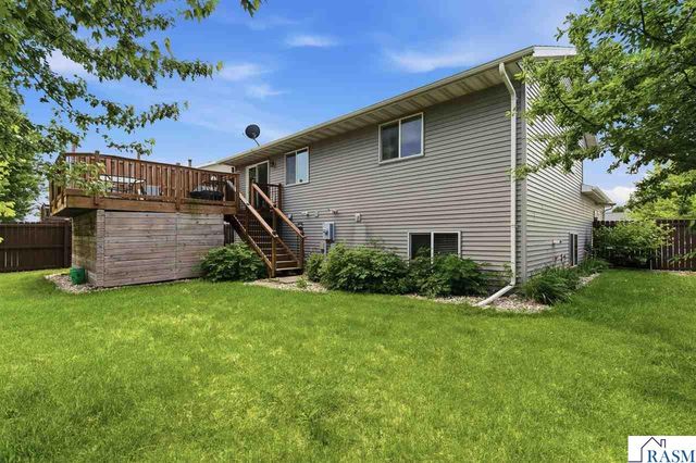 2208 Fairbanks Drive, North Mankato, MN 56003