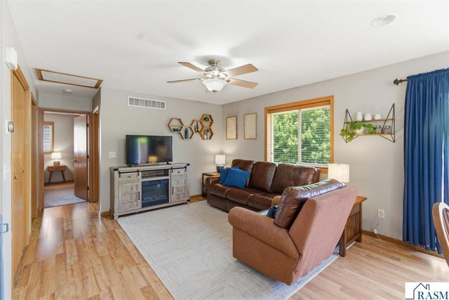 2208 Fairbanks Drive, North Mankato, MN 56003