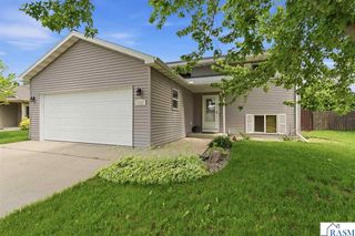 2208 Fairbanks Drive, North Mankato, MN 56003