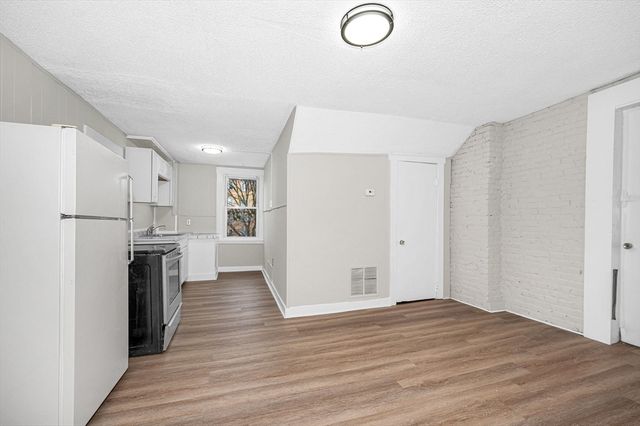 110 Appleton St 3, Lowell, MA 01852