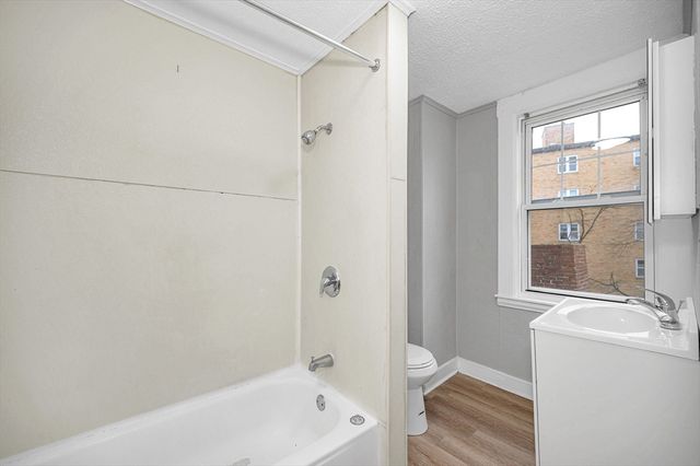 110 Appleton St 3, Lowell, MA 01852