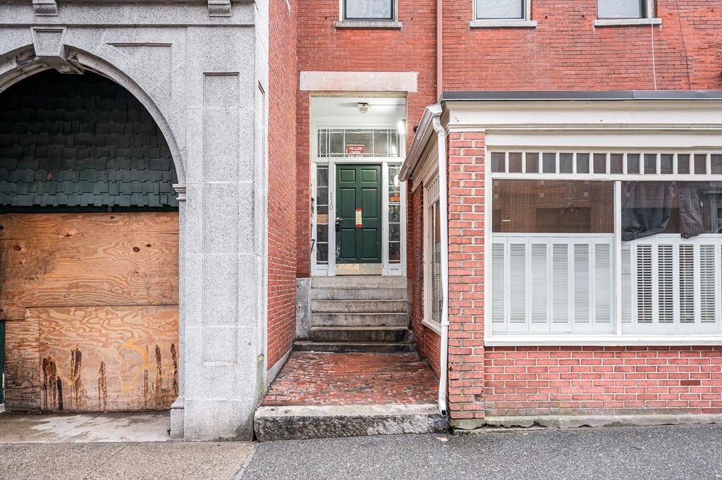 110 Appleton St 3, Lowell, MA 01852
