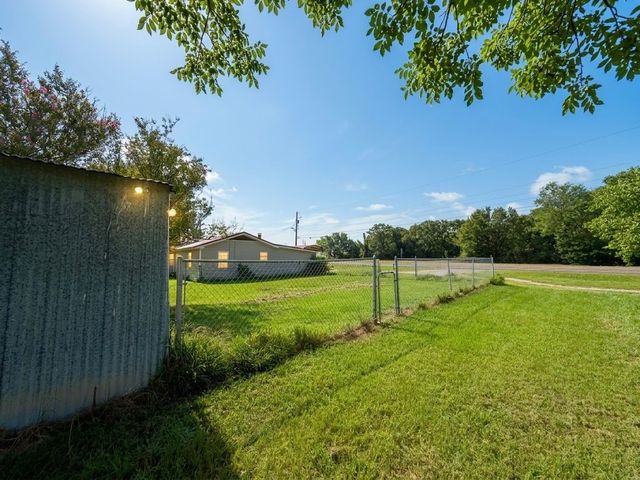 10976 US Highway 80, Fruitvale, TX 75127
