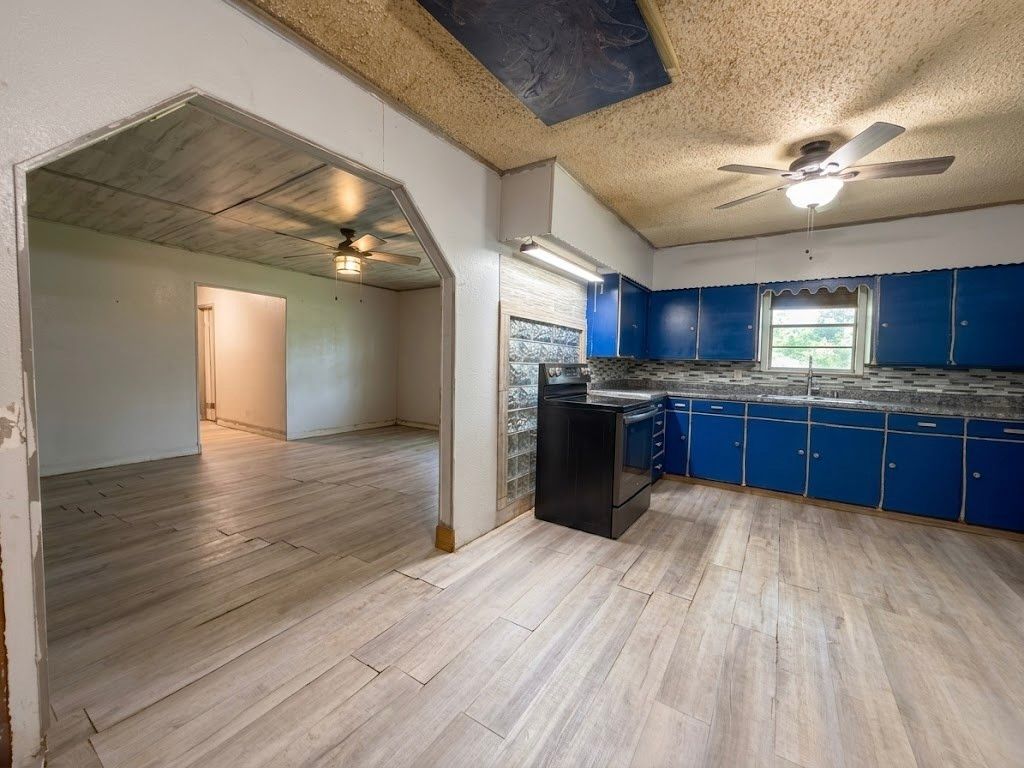 10976 US Highway 80, Fruitvale, TX 75127