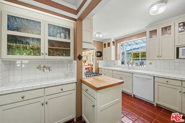 6454 Orion Avenue, Van Nuys, CA 91406