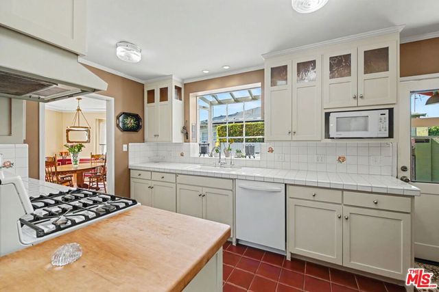 6454 Orion Avenue, Van Nuys, CA 91406