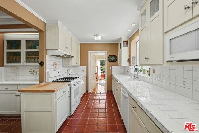 6454 Orion Avenue, Van Nuys, CA 91406
