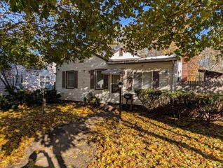 1602 College Street, South Bend, IN 46628