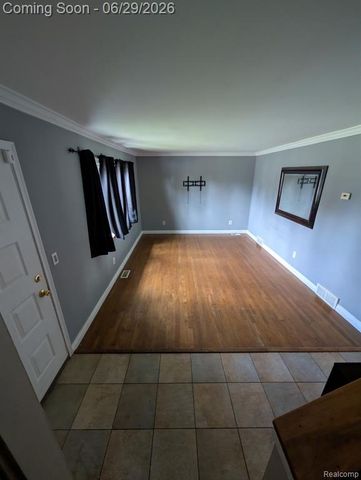 12954 Kinlock Drive, Sterling Heights, MI 48312