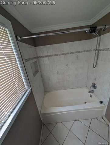 12954 Kinlock Drive, Sterling Heights, MI 48312