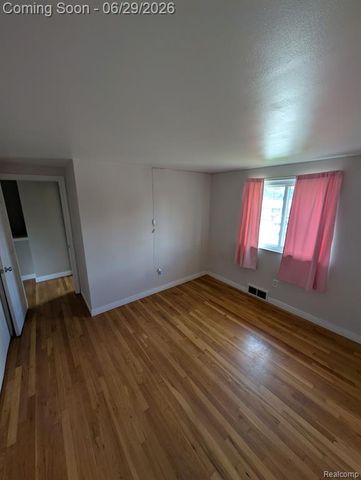 12954 Kinlock Drive, Sterling Heights, MI 48312