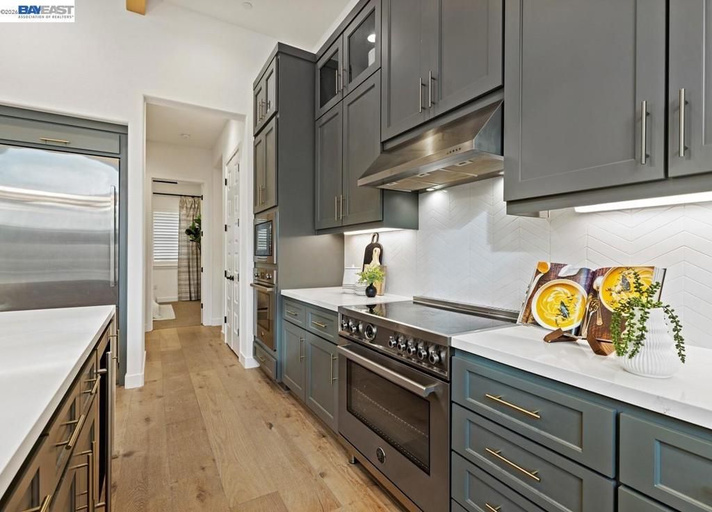 Image 12 of property listing at 580 Boyd Rd, Pleasant Hill, CA 94523