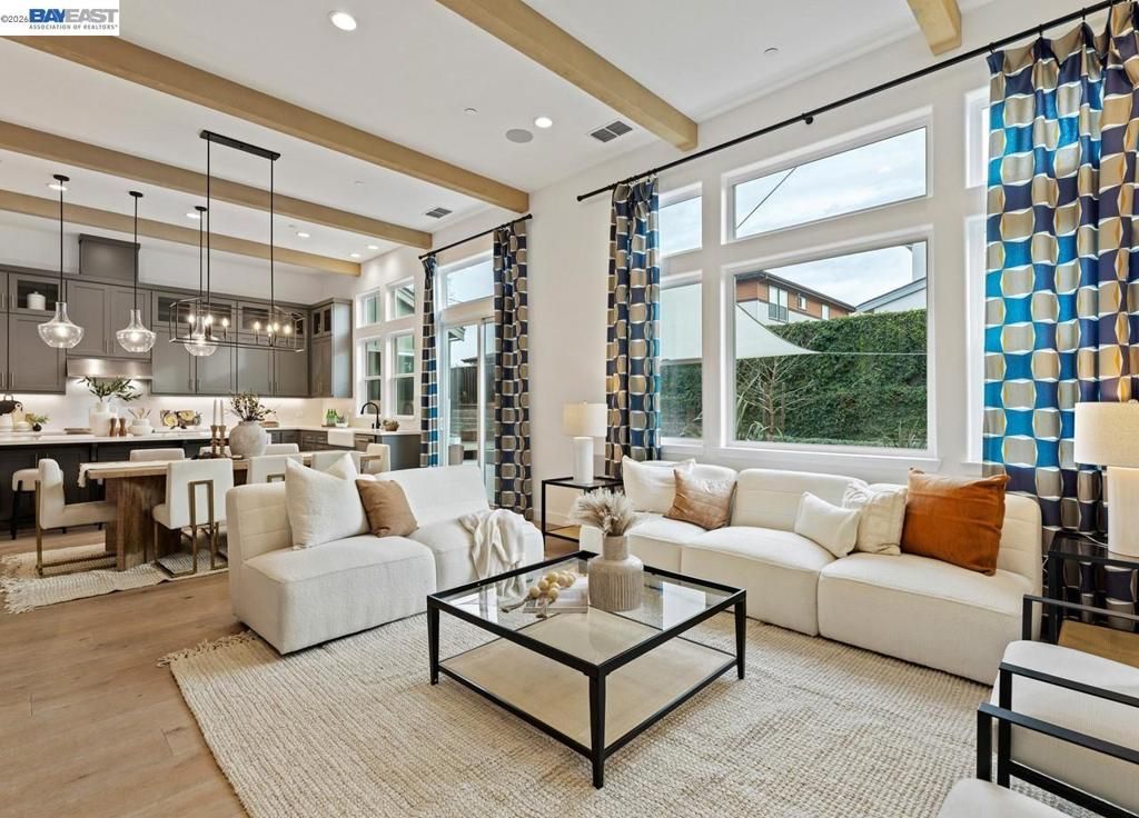 Image 19 of property listing at 580 Boyd Rd, Pleasant Hill, CA 94523