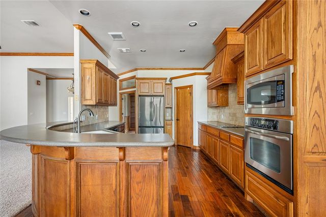 2858 Fields Road, El Reno, OK 73036