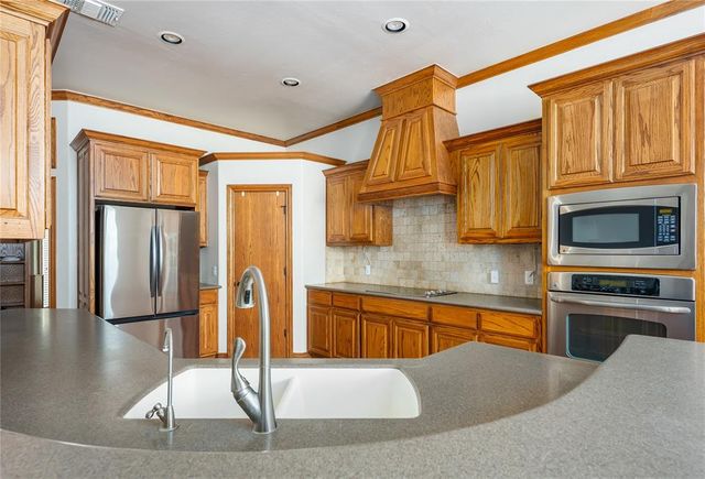 2858 Fields Road, El Reno, OK 73036