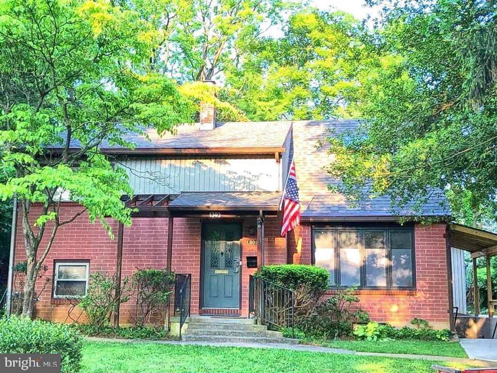 1303 SADDLEBACK RD, Pikesville, MD 21208
