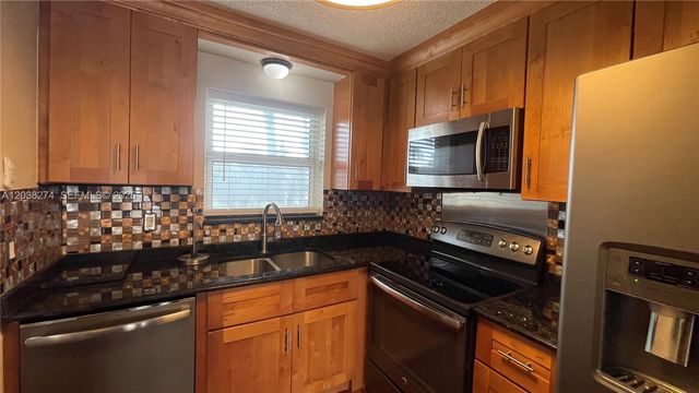 531 W Kalmia Drive 5, Lake Park, FL 33403