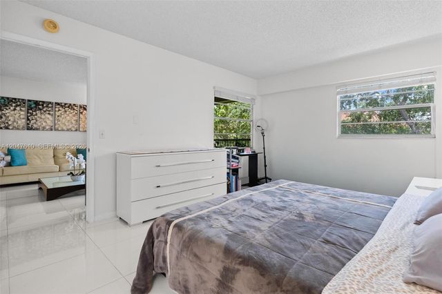 1251 SW 125th Avenue 402T, Pembroke Pines, FL 33027