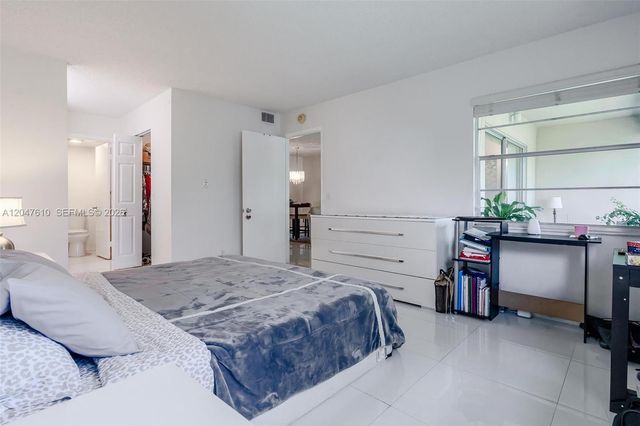 1251 SW 125th Avenue 402T, Pembroke Pines, FL 33027