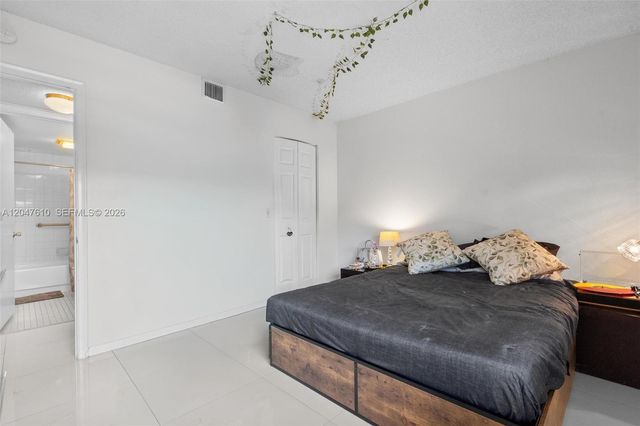 1251 SW 125th Avenue 402T, Pembroke Pines, FL 33027