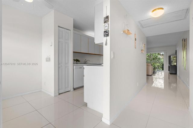 1251 SW 125th Avenue 402T, Pembroke Pines, FL 33027