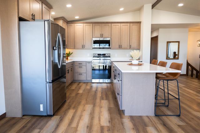 1961 S Shore Drive, Worthington, MN 56187