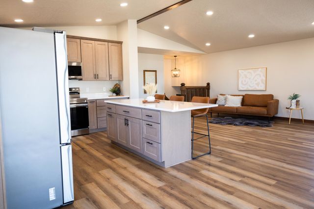 1961 S Shore Drive, Worthington, MN 56187