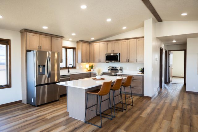 1961 S Shore Drive, Worthington, MN 56187