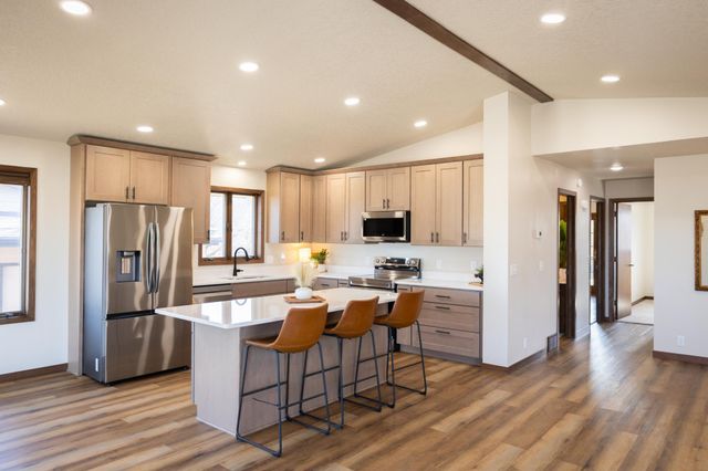 1961 S Shore Drive, Worthington, MN 56187