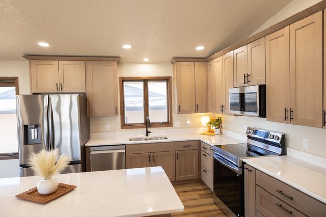 1961 S Shore Drive, Worthington, MN 56187