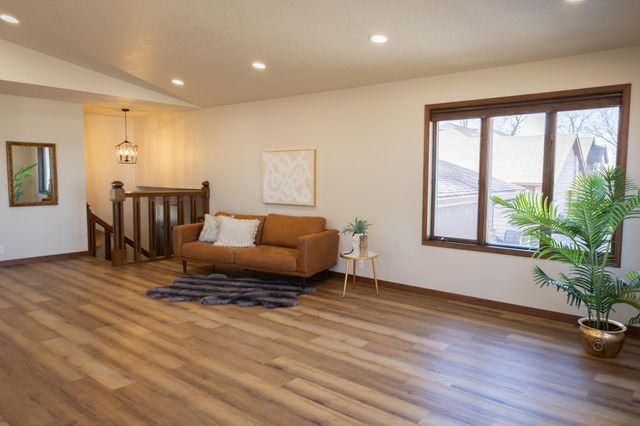 1961 S Shore Drive, Worthington, MN 56187