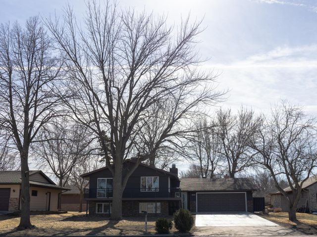 1961 S Shore Drive, Worthington, MN 56187