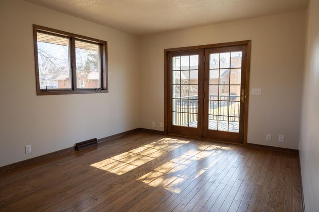 1961 S Shore Drive, Worthington, MN 56187