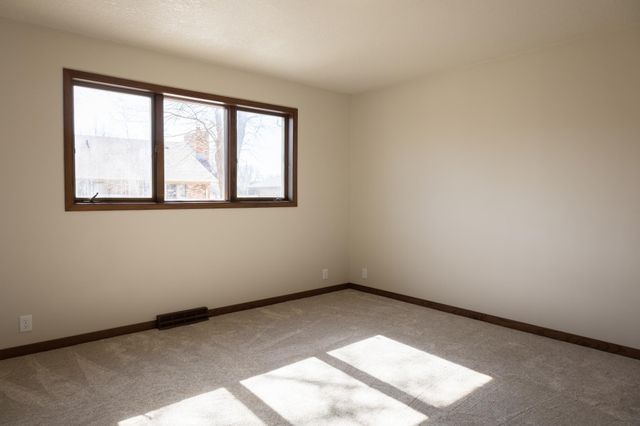 1961 S Shore Drive, Worthington, MN 56187