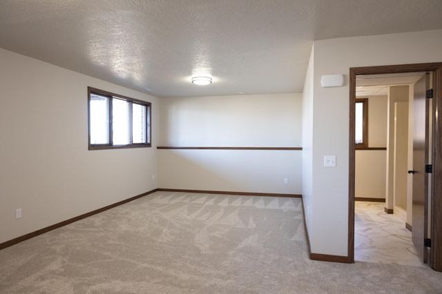 1961 S Shore Drive, Worthington, MN 56187