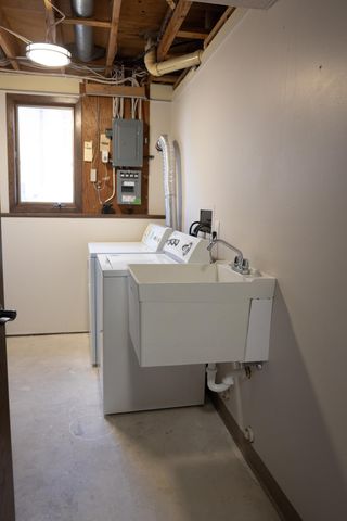 1961 S Shore Drive, Worthington, MN 56187