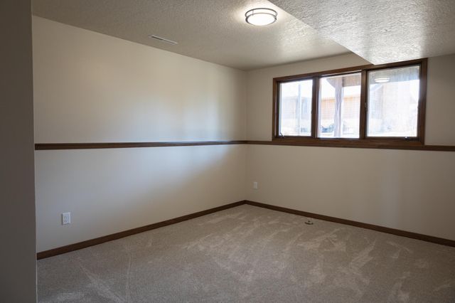 1961 S Shore Drive, Worthington, MN 56187