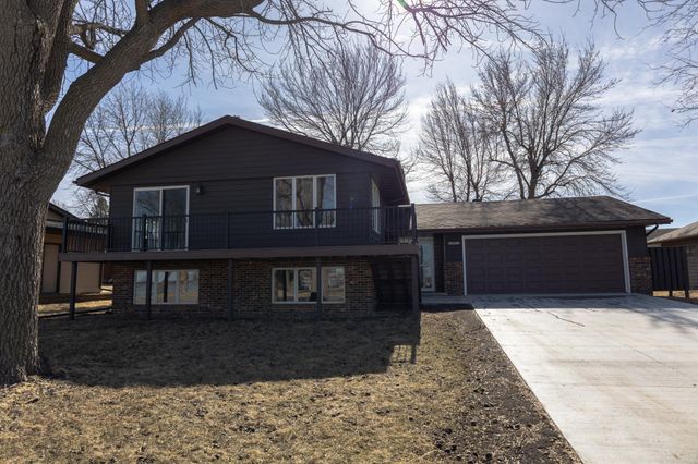 1961 S Shore Drive, Worthington, MN 56187