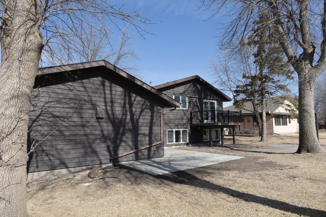 1961 S Shore Drive, Worthington, MN 56187