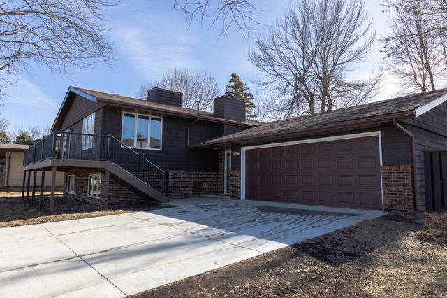 1961 S Shore Drive, Worthington, MN 56187