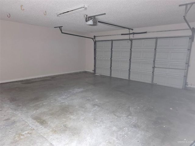 101 E Warbler Avenue, Mcallen, TX 78504