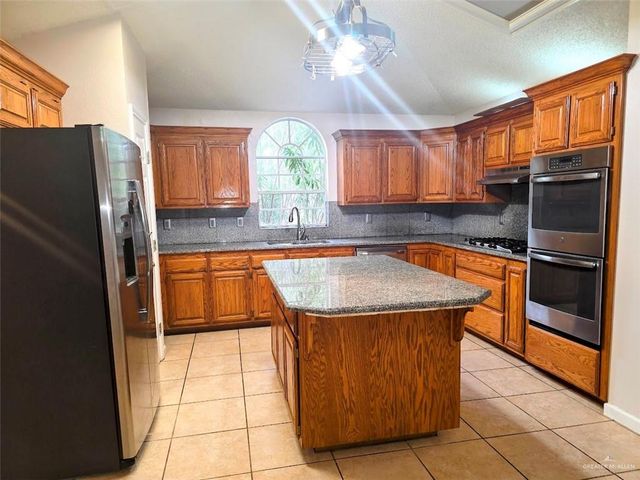 101 E Warbler Avenue, Mcallen, TX 78504