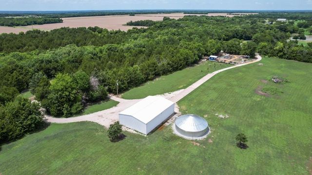 1070 County Road 3030, Bonham, TX 75418