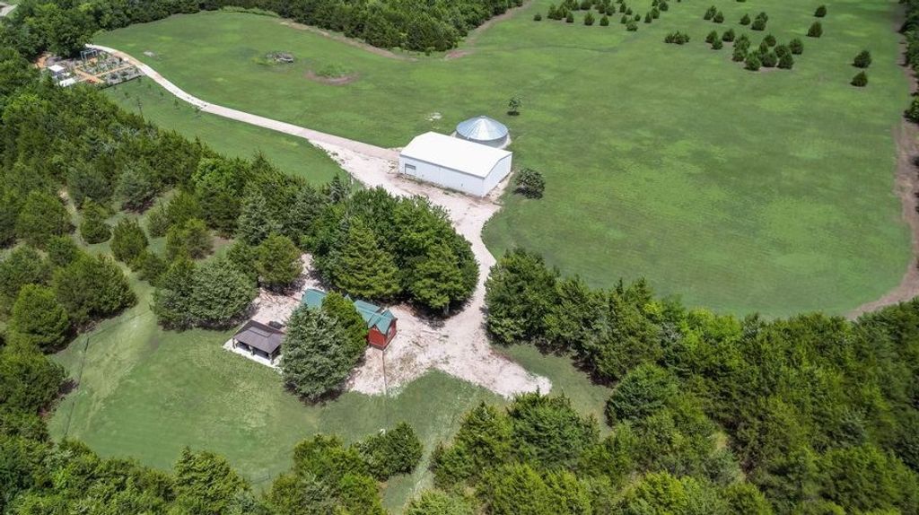 1070 County Road 3030, Bonham, TX 75418