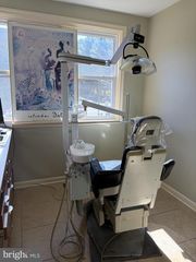 8 RUNNEMEDE AVE, Lansdowne, PA 19050