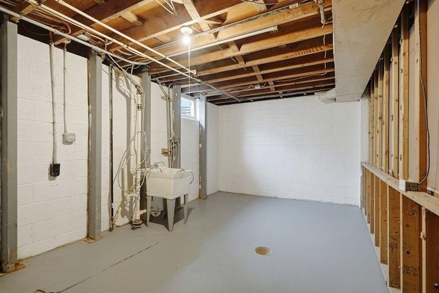 3220 S 72nd STREET, Milwaukee, WI 53219