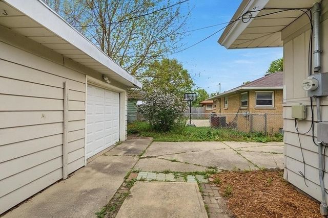 3220 S 72nd STREET, Milwaukee, WI 53219